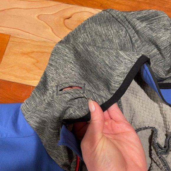 Louis Garneau Mid-Layer Full Zip Hoodie Men's - Medium - Picture 6 of 9